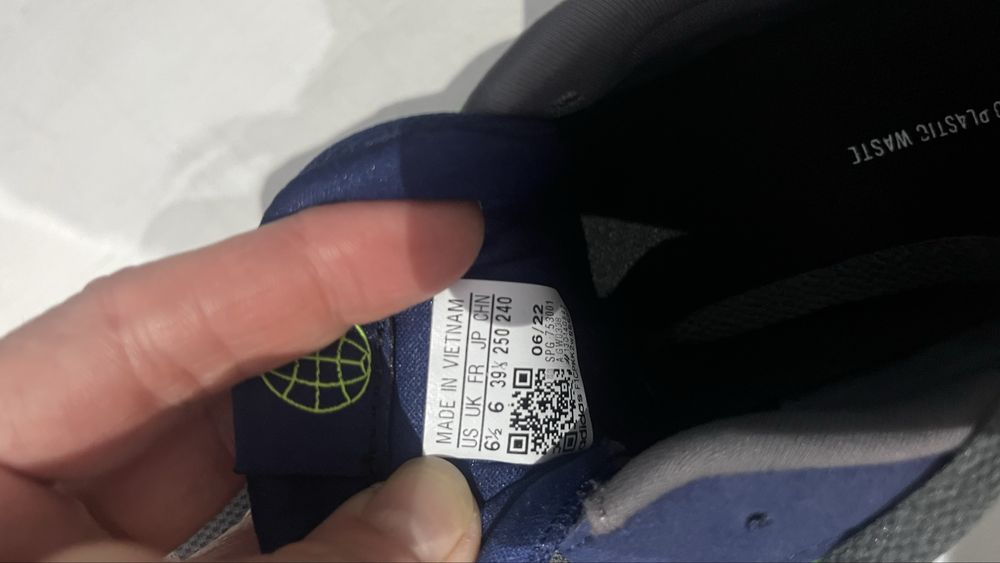 Adidas 39 1/3 NOWE