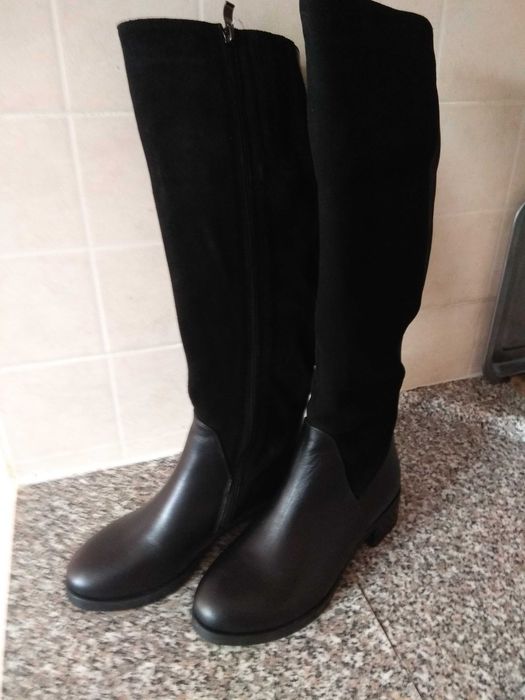 Жіночі замшеві чоботи