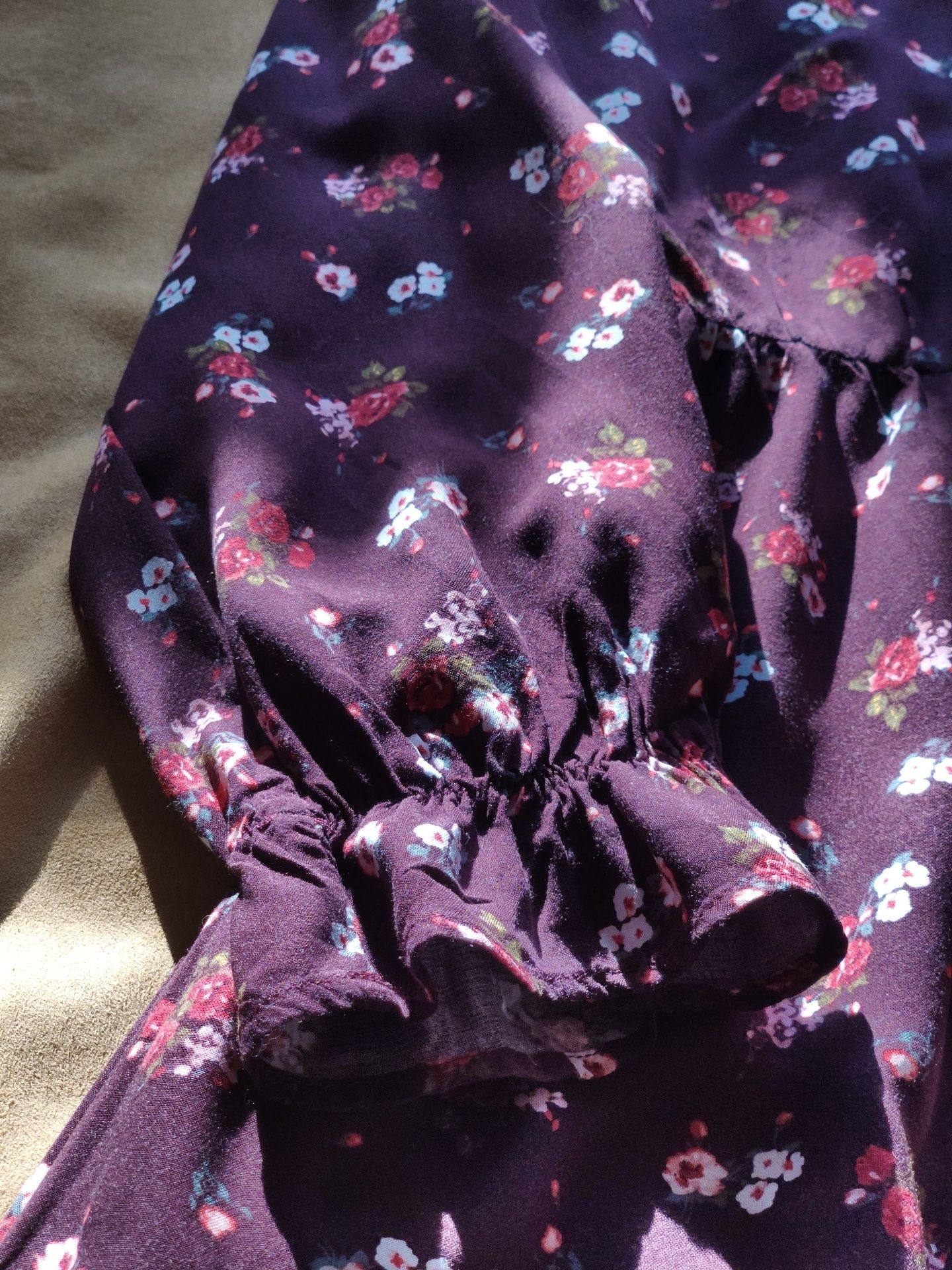 Burgundowa sukienka w kwiaty – Orsay (38)