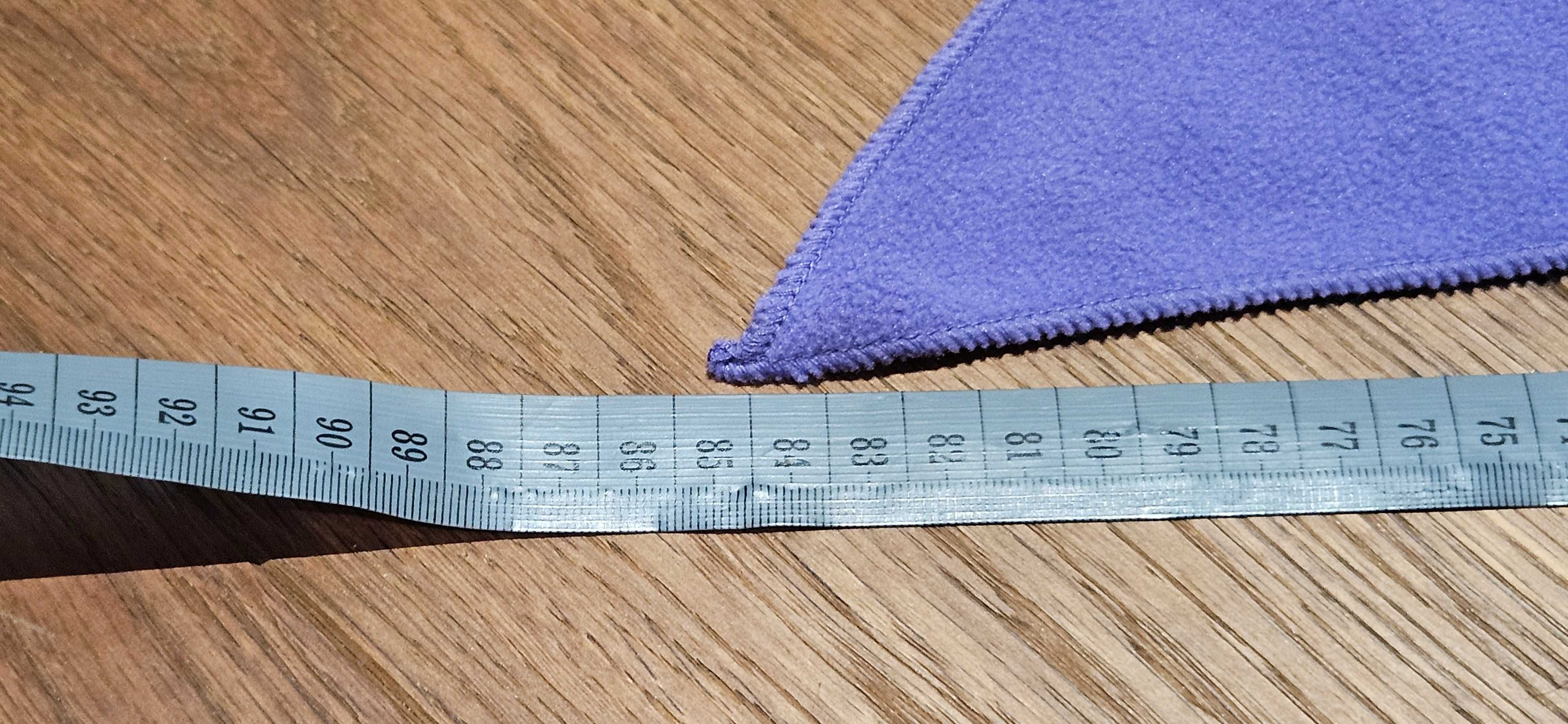 Chusta zimowa trójkątna na szyję z logo Milka
