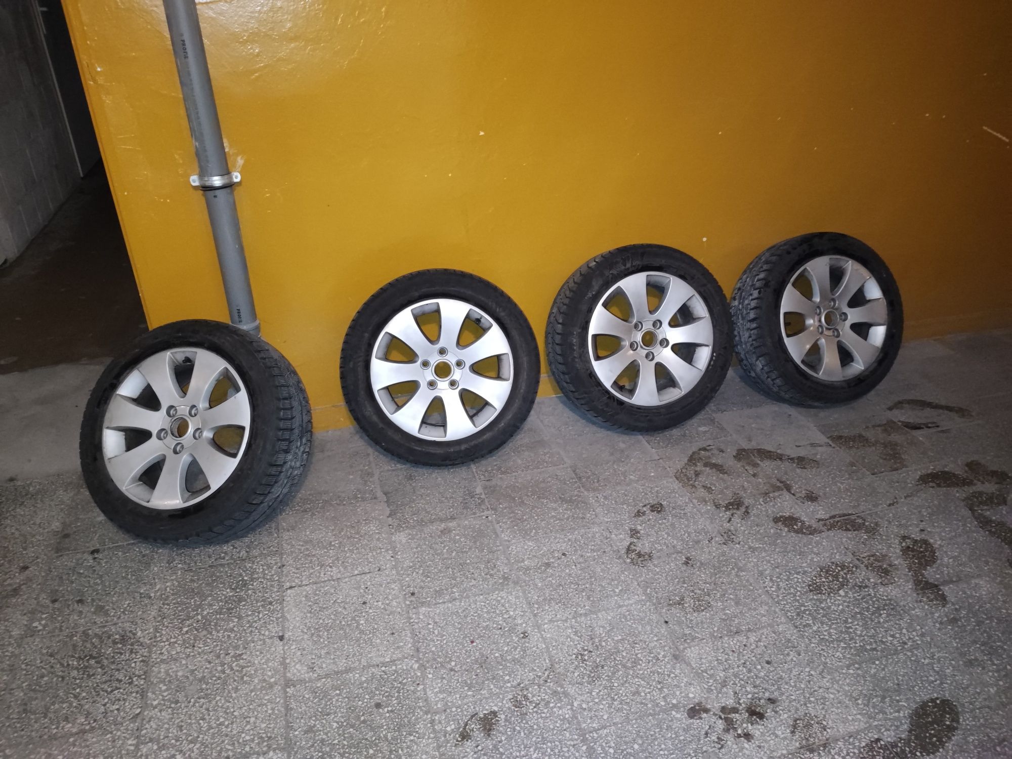 Felgi aluminiowe 16 z oponami