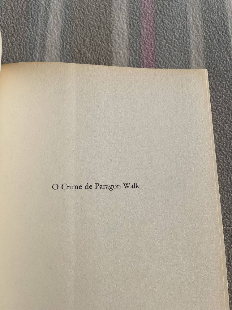 Livro “O Crime de Paragon Walk” de Anne Perry