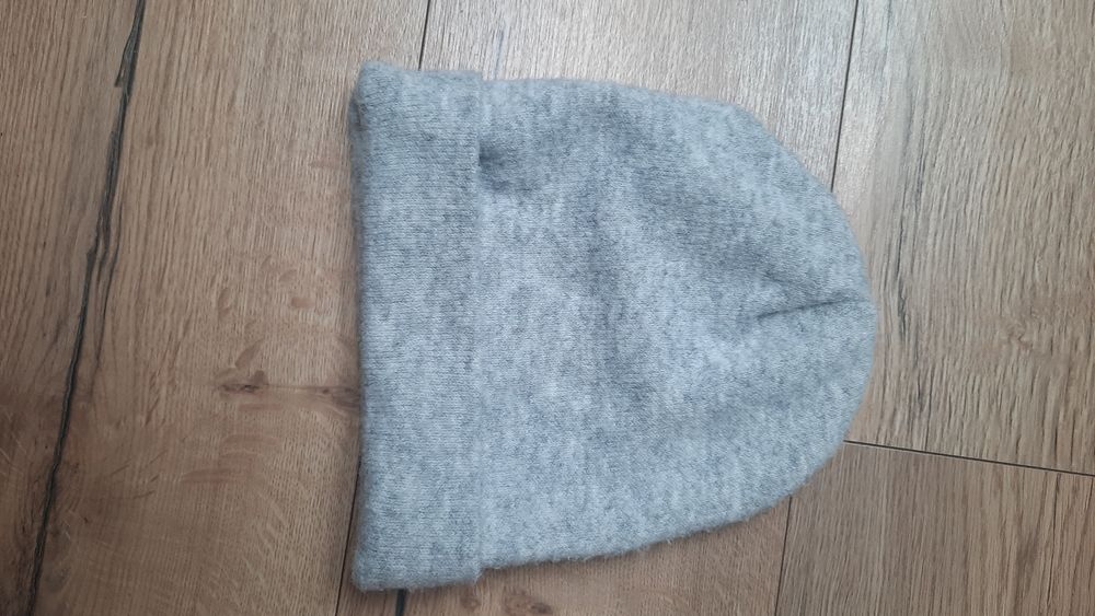 Szara damska czapka zimowa