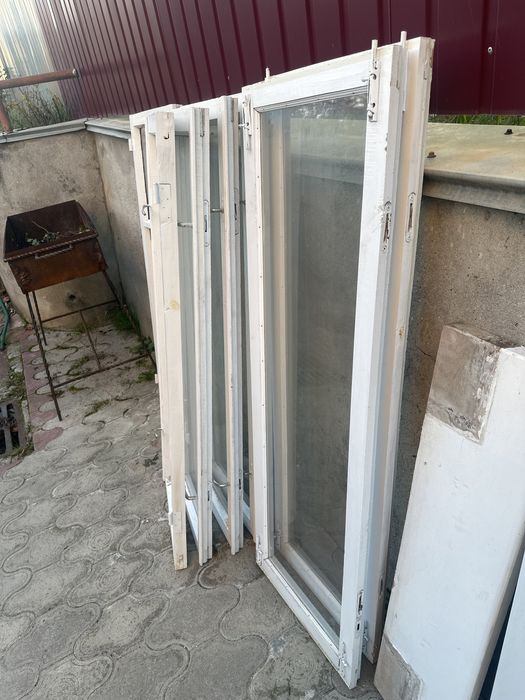 Вікна та підвіконники дубові, відлив в подарунок