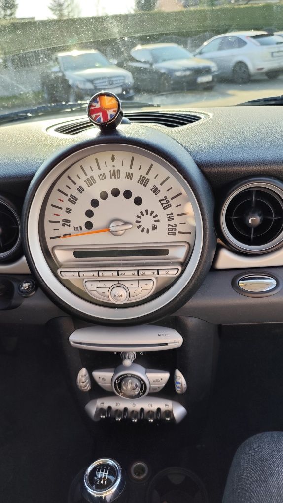 Mini Cooper 1,4  2010r