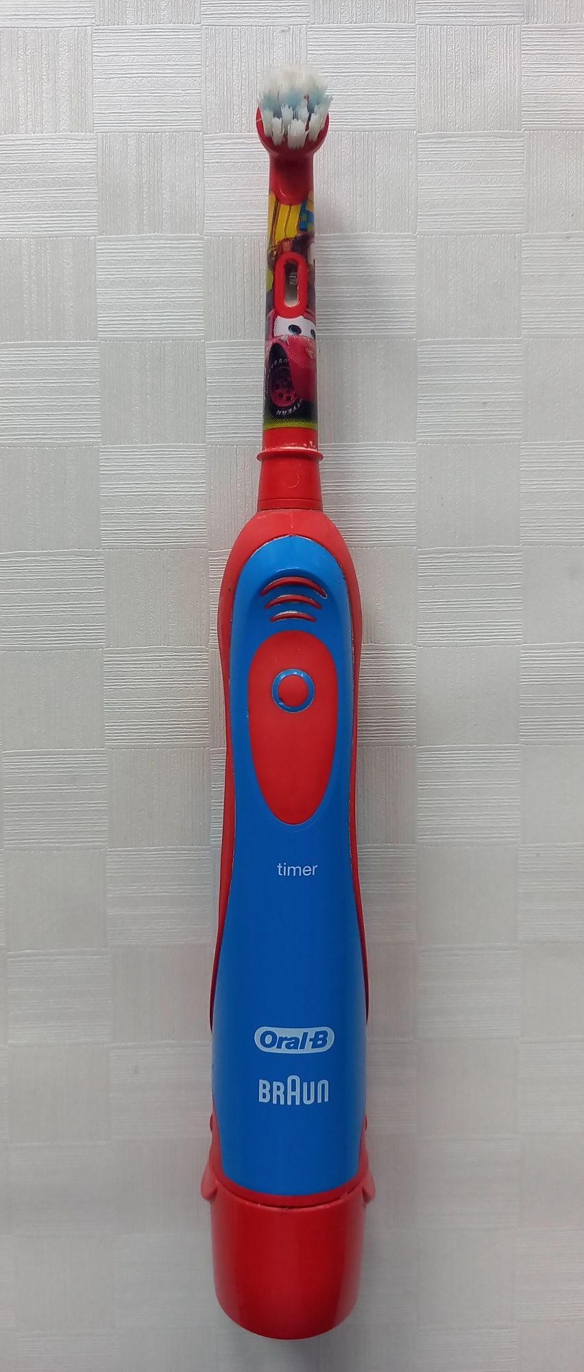 Szczoteczka ORAL-B na baterie dla dzieci