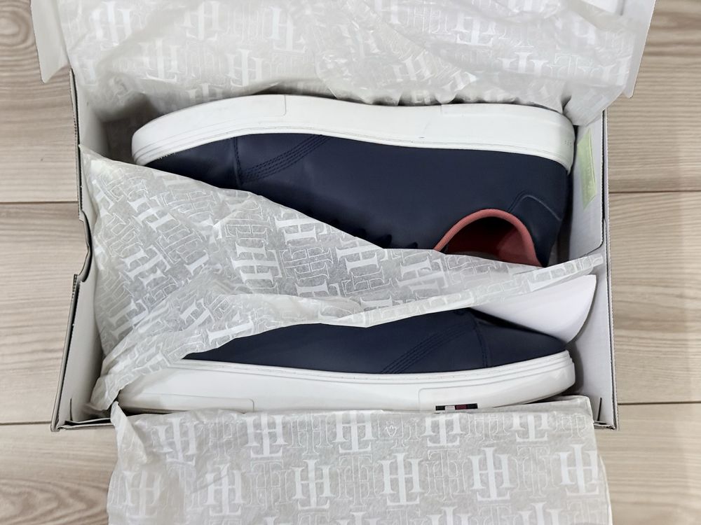Buty Tommy Hilfiger - na gwarancji, jak nowe!