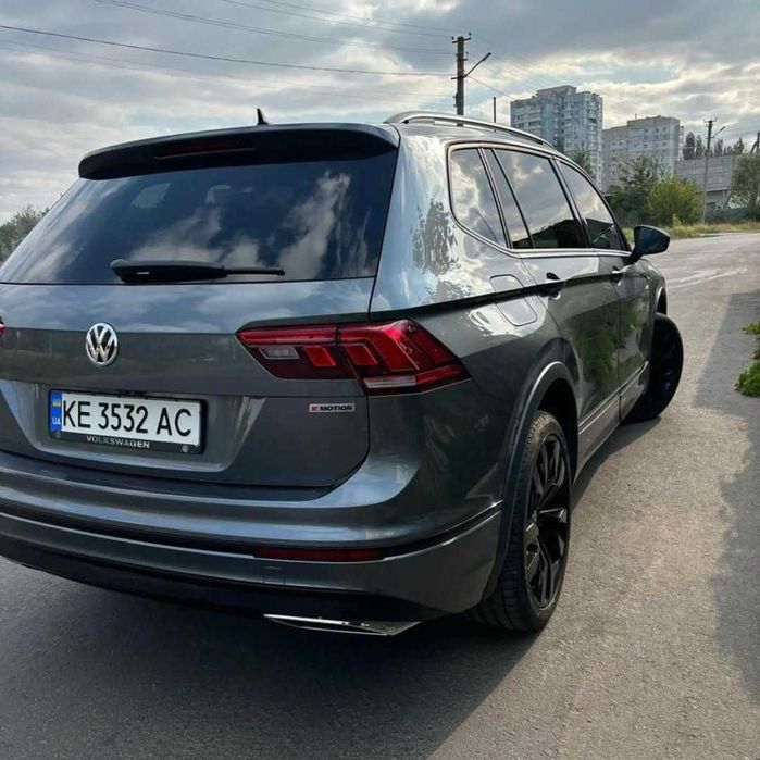 2020 Volkswagen Tiguan R-Line
