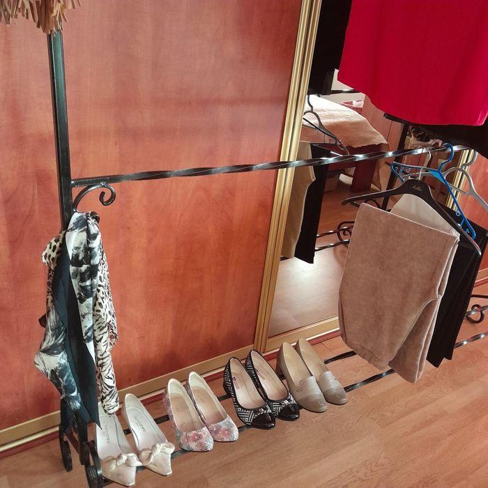 Wieszak kuty u kowala do garderoby do sypialni solidny