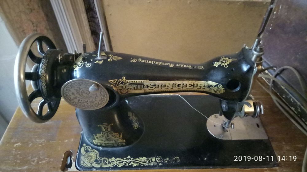 Швейна машинка старовинна  Singer в робочому стані