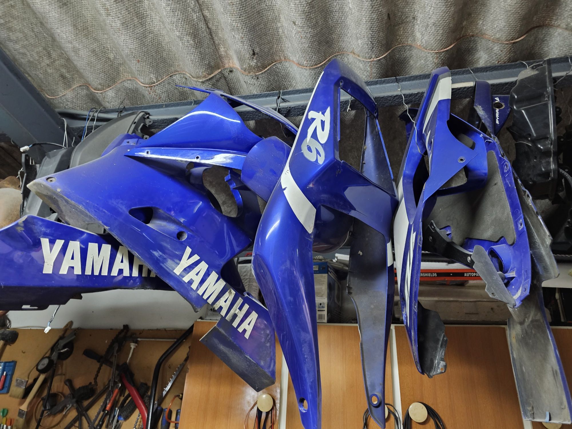 Quadro yamaha r6 e material diverso