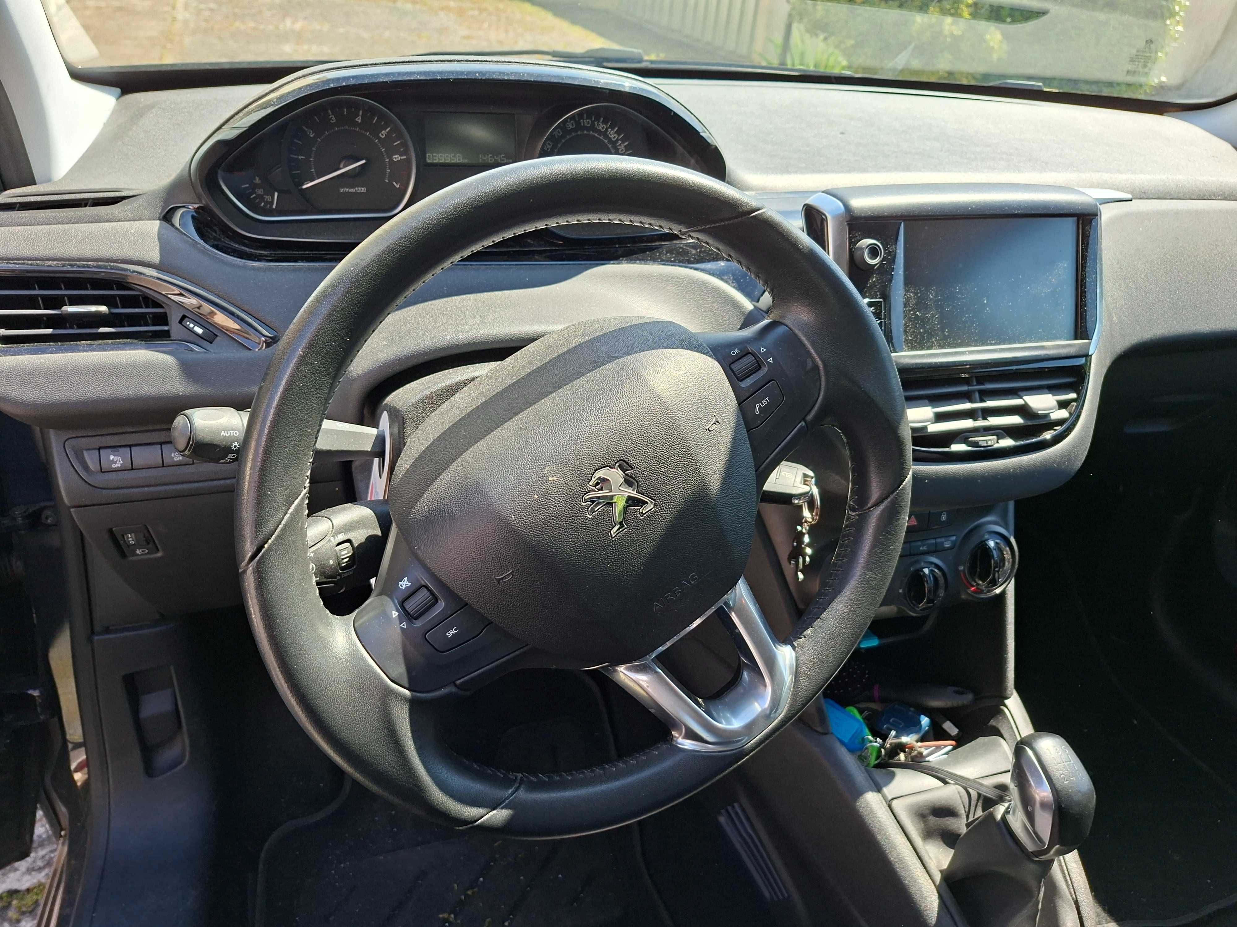 Vende se peugeot 208 estado impecavel