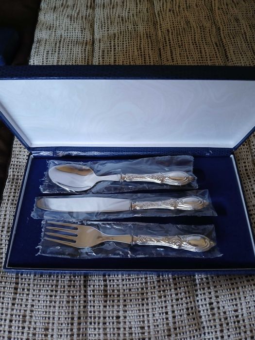 Talheres Prata Criança Modelo D. João V, novos com estojo
