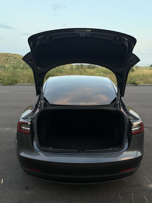 Продам Tesla Model 3