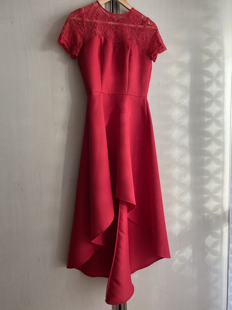 Czerwona sukienka balowa chi chi london S
