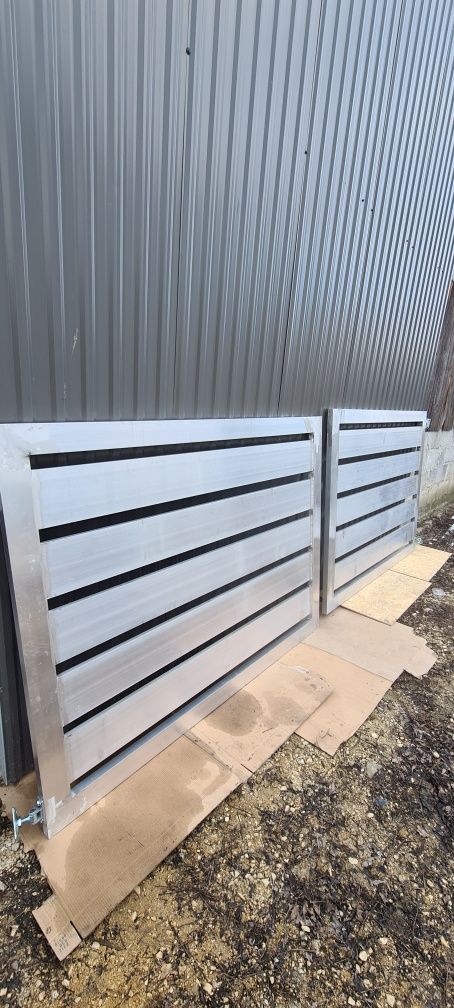 Brama aluminiowa wjazdowa frontowa dwuskrzydłowa