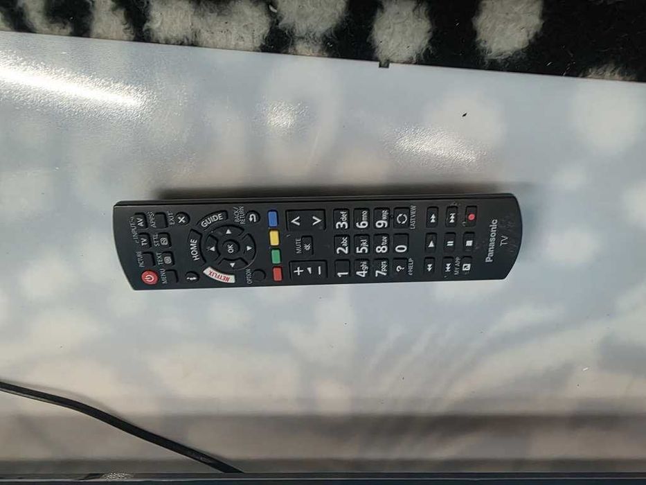 Tv Led Panasonic 40  cali  smart wi-fi  dvbt2 hevc