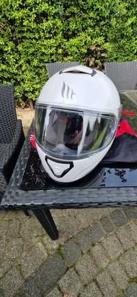 Kask motocyklowy MT Helmet z zestawem bluetooth