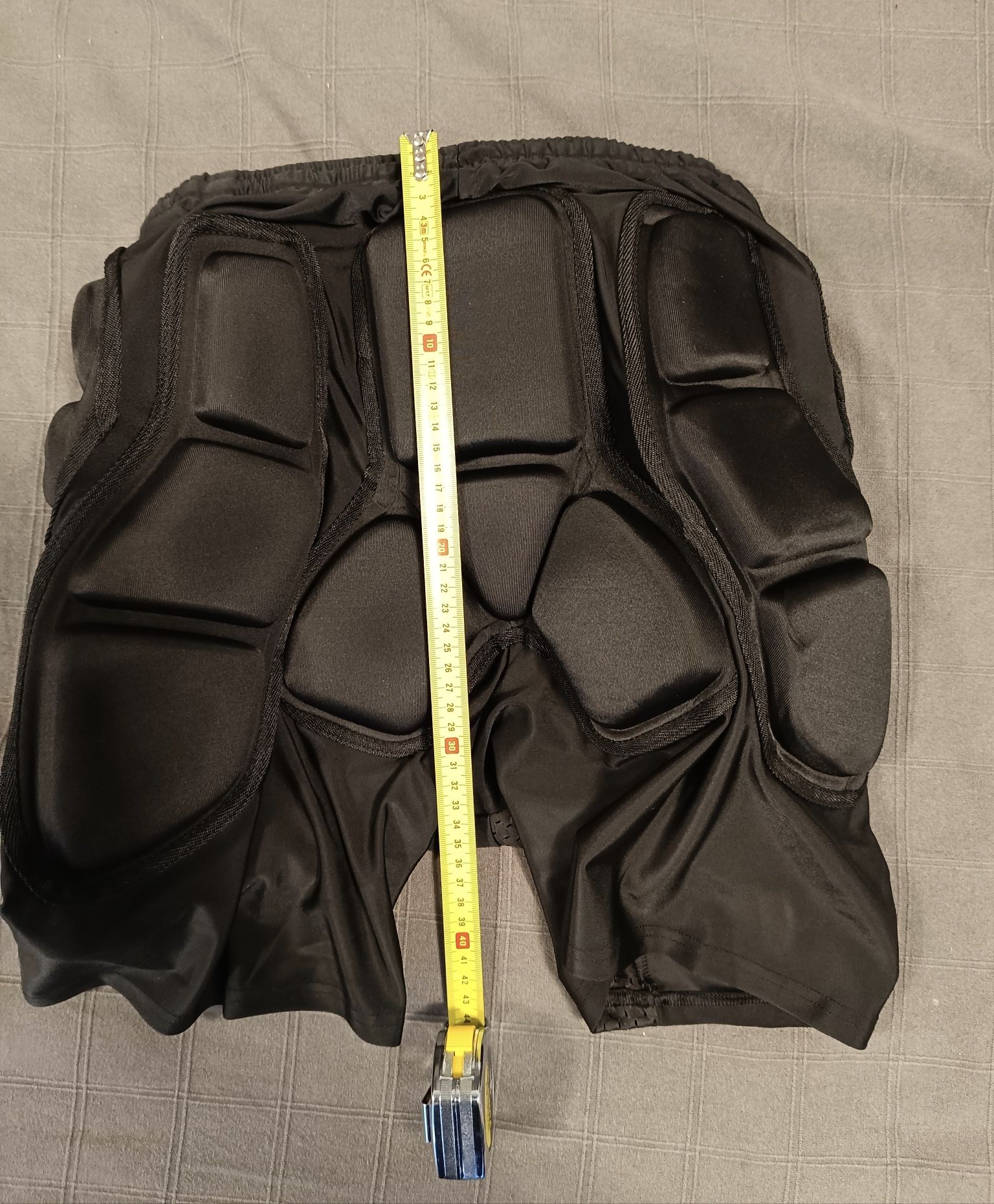Spodenki ochronne S/M łyżwy rolki snowboard