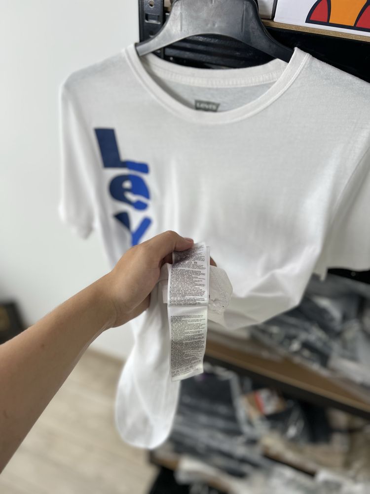 Белоснежная Футболка Levis с большим логотипом