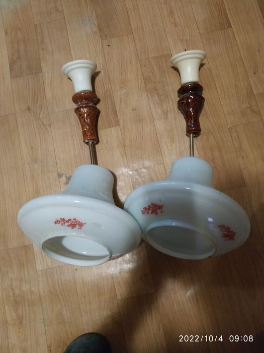 Продам недорого люстры
