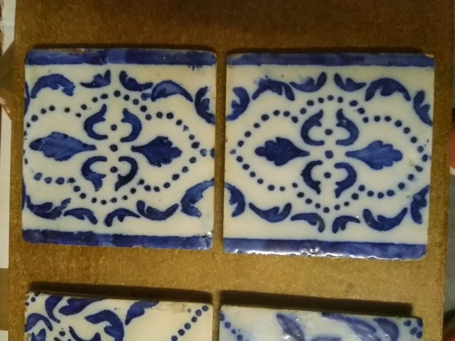 Painel de aprox. 60 Azulejos fabricados à mão antigos Século XIX