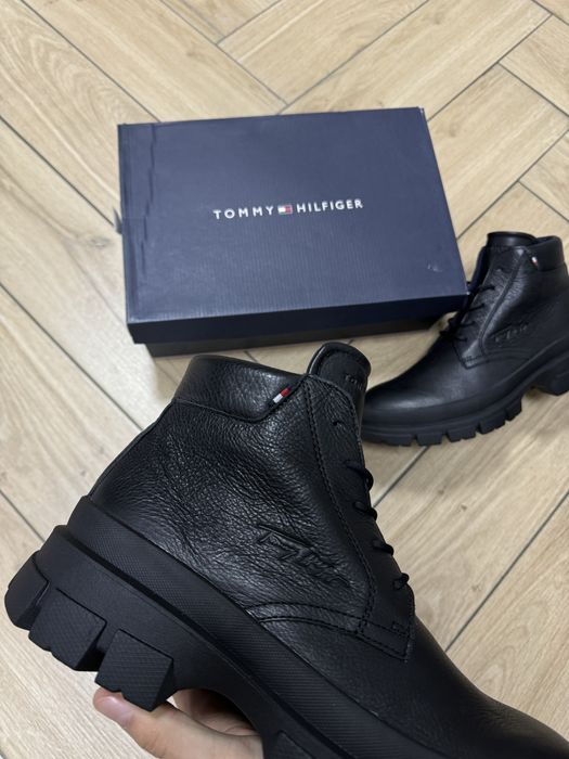 Nowa Trapery Męskie Skórzane Tommy Hilfiger Czarne Wiązane Trzewikj