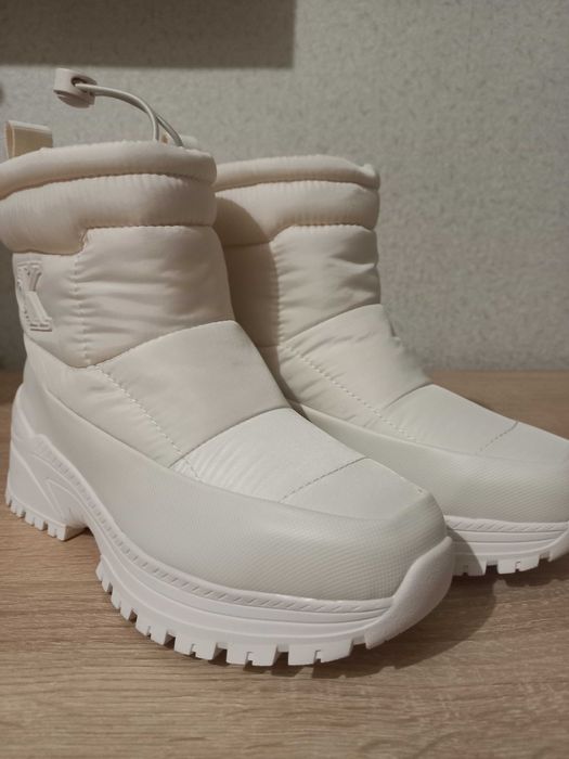 Взуття зимове стильне тепле