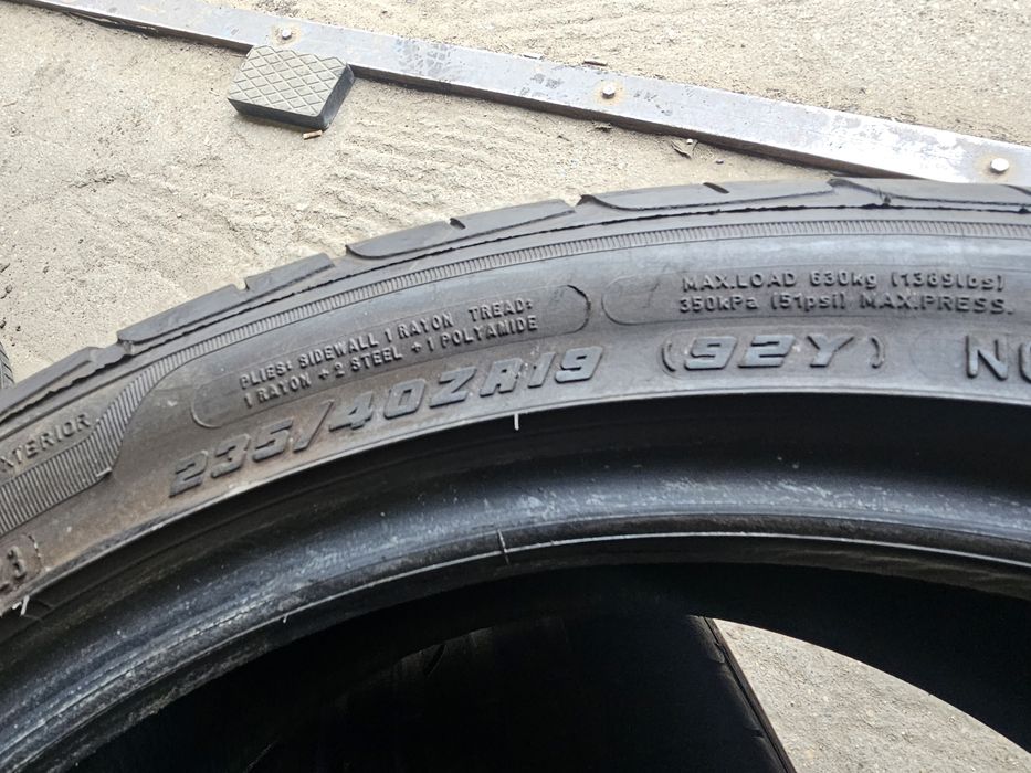 Opony Letnie 2szt R19 235/40-6.5mm-23rok-Goodyar