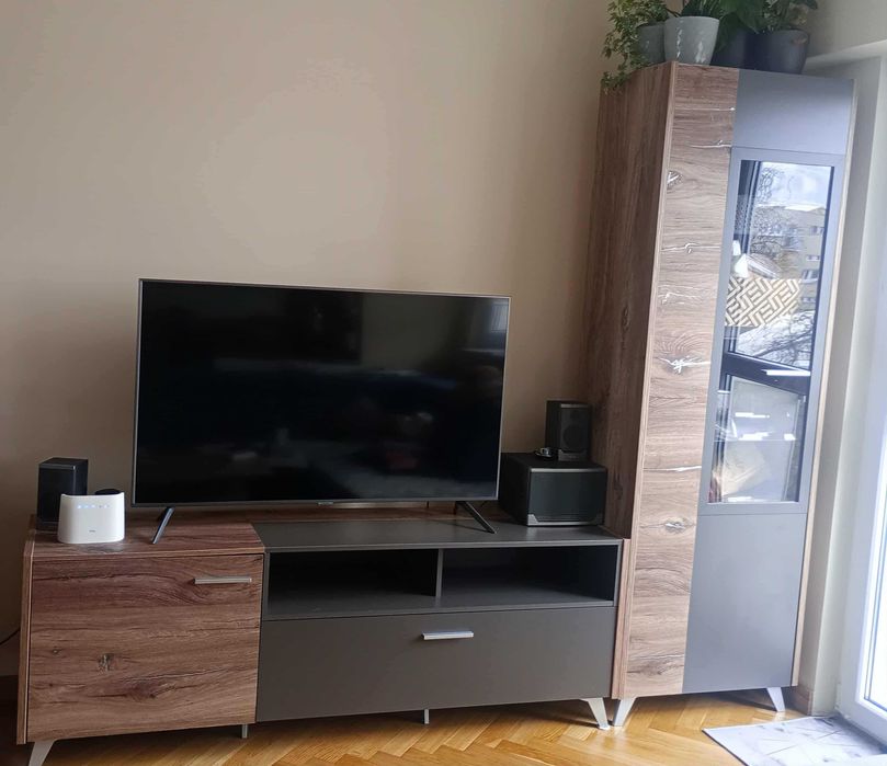 Zestaw Mebli do salonu - Szafka RTF, Witryna LED, Komoda, Stolik x2