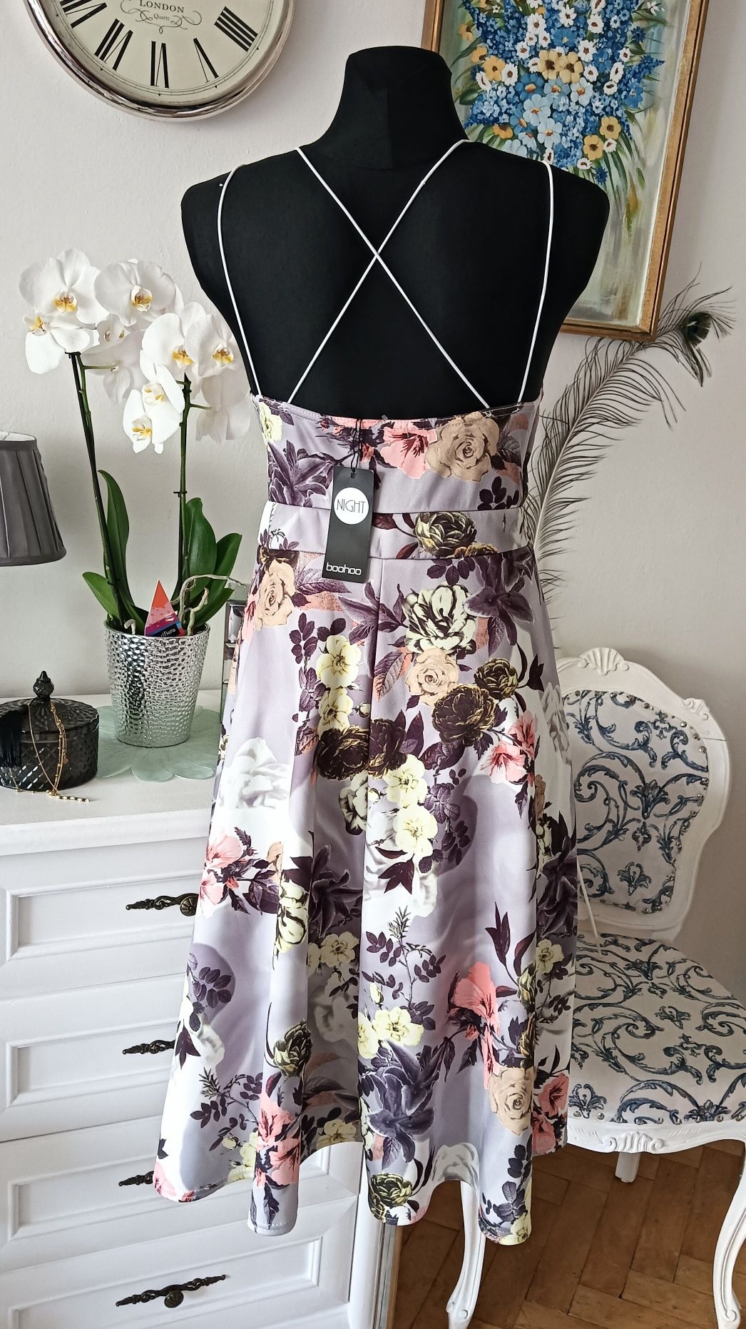 Nowa sukienka Boohoo rozmiar 42