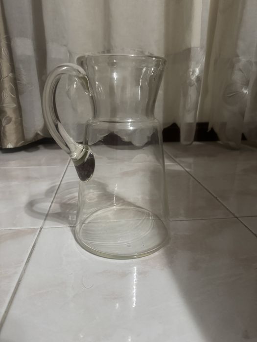 Jarro de mesa ( vidro)