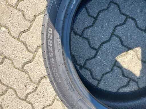 Komplet opon 235/45/20 rocznik 2023