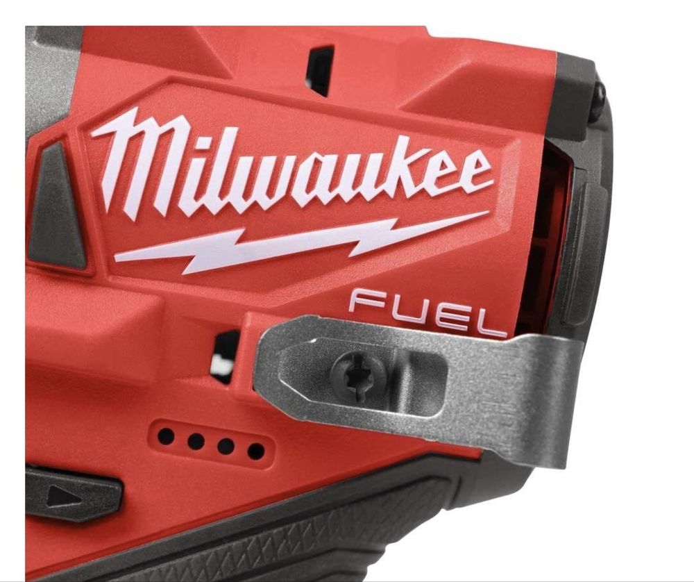 Гвинтоверт акумуляторний Milwaukee M12 FID2-0