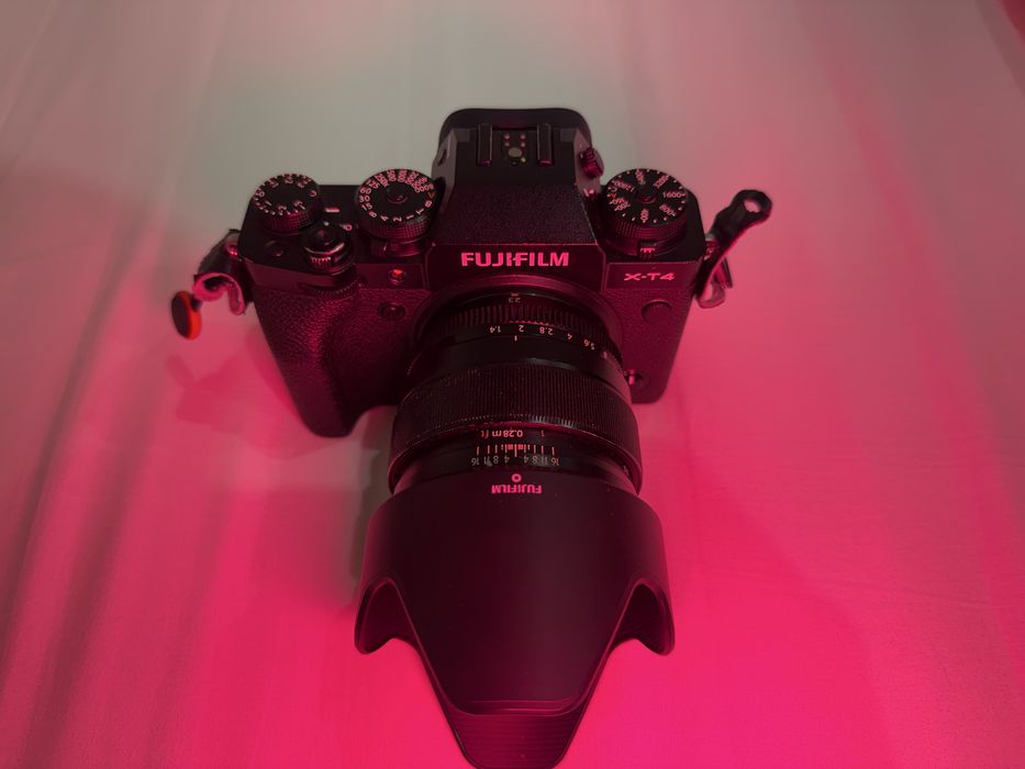 Fujifilm xt4 + lente xf 23mm 1.4 r + carregador + 3 baterias