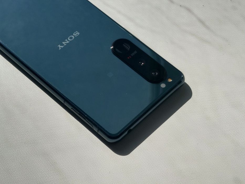 Sony Xperia 5 iii mark 3 зелена полоса