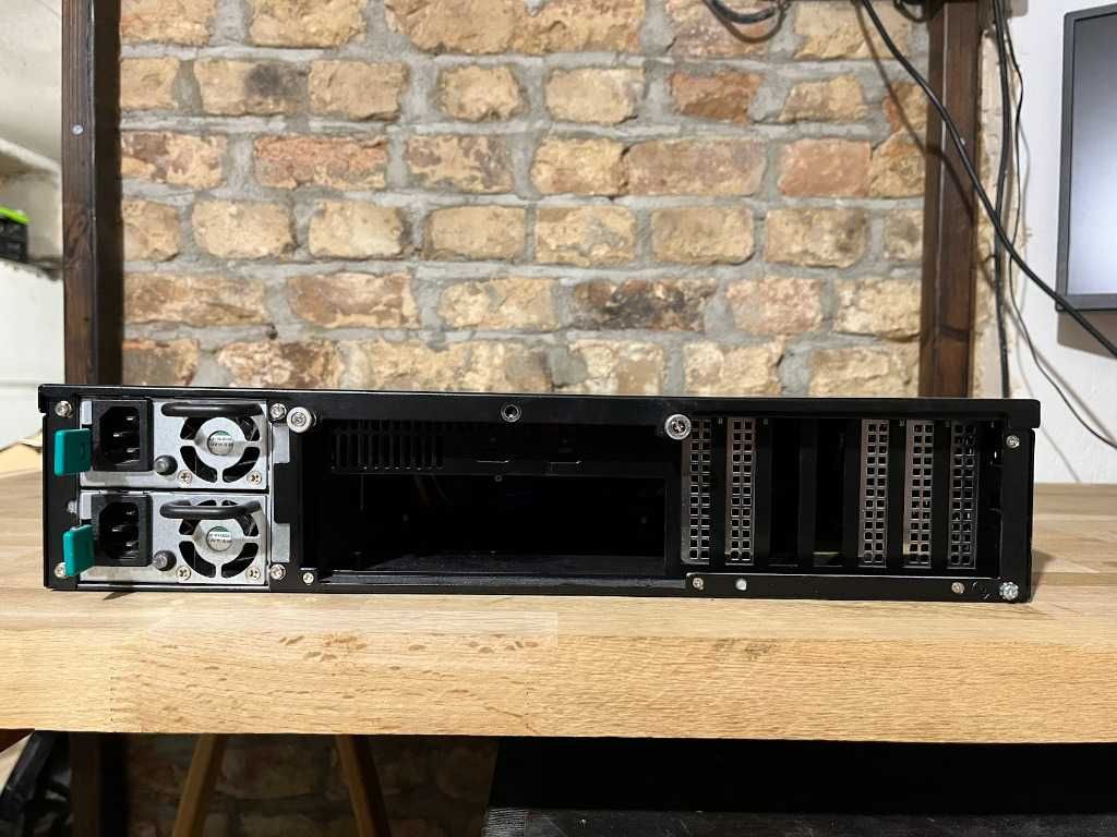 Obudowa Advantech HPC-7242 + 2x PSU 500W 2U Serverowa NAS AI