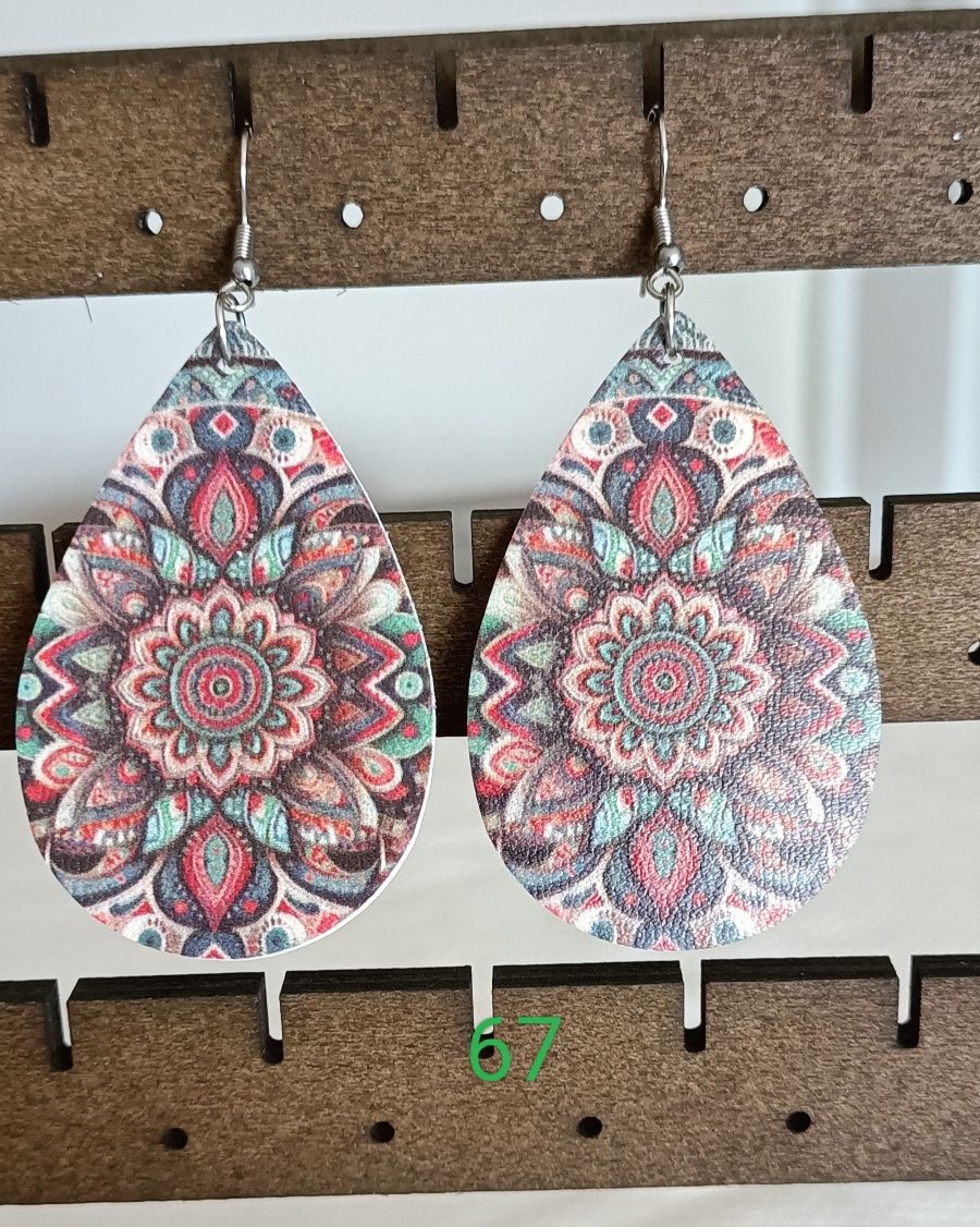 Brincos novos diversos