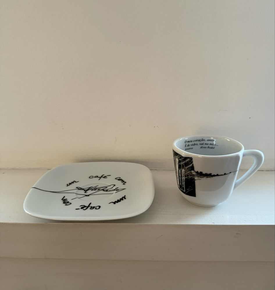 Chavena de cafe de homenagem a Alves Redol
