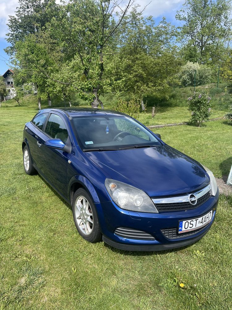 Opel Astra GTC 1.6 benzyna