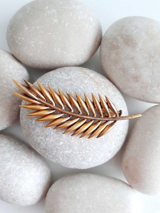 Broszka vintage liść sygnowana!