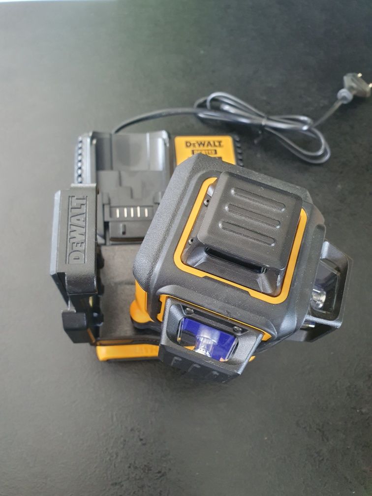 Laser liniowy krzyżowy zielony 3x360 DEWALT DCLE34031 oryginał NOWY