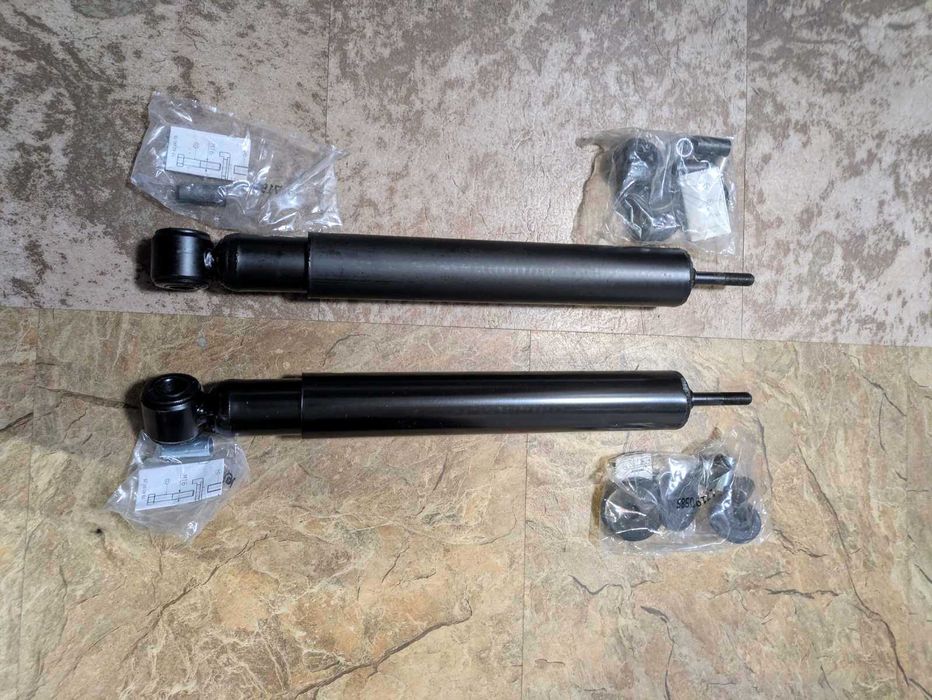 Передні амортизатори передній  бронеавтомобіль Козак 5 Новатор