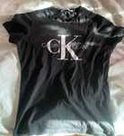 T-shirt Calvin klein Tamanho M
