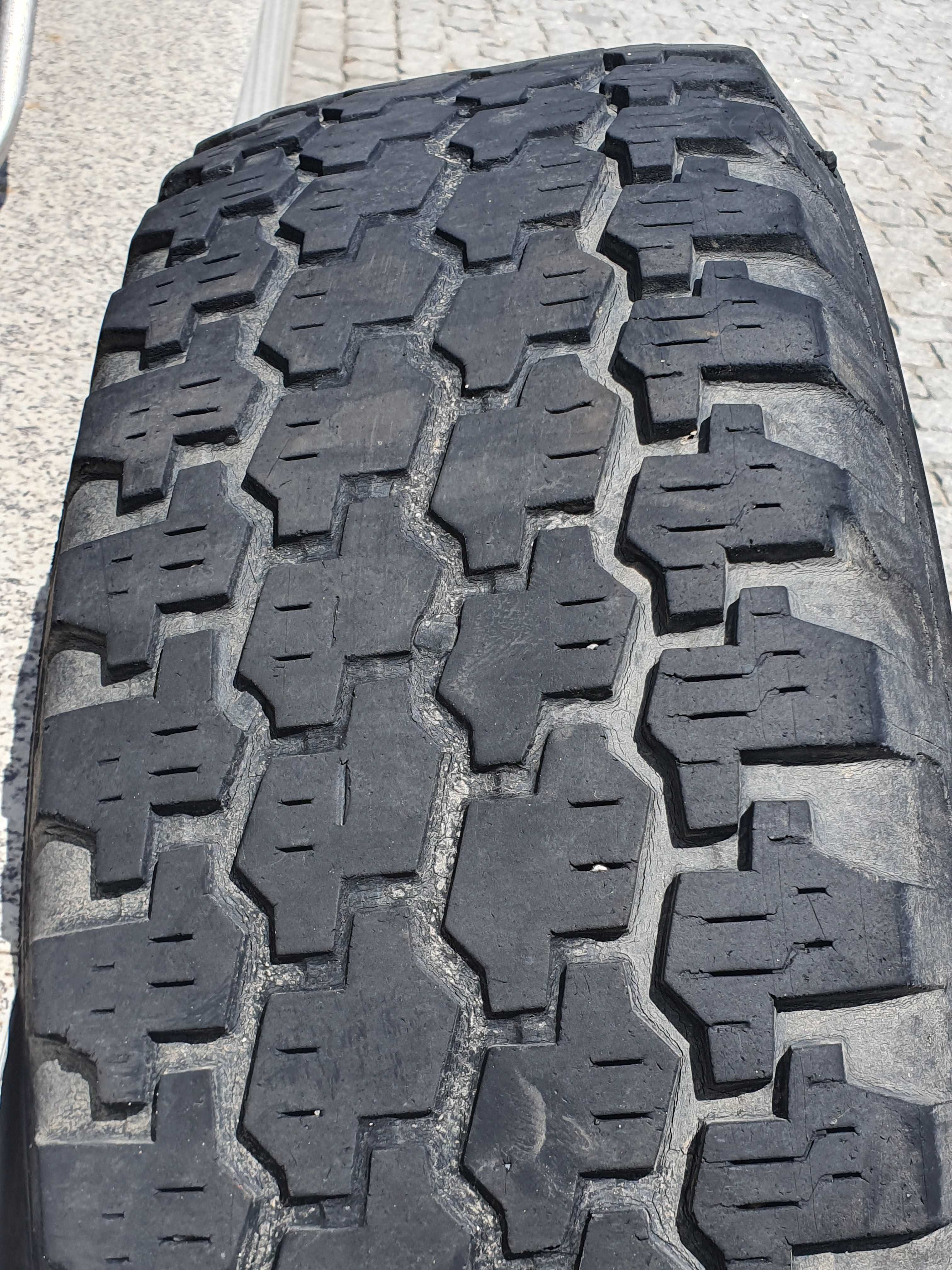 Pneu BFGoodrich 235/75/15 4x4