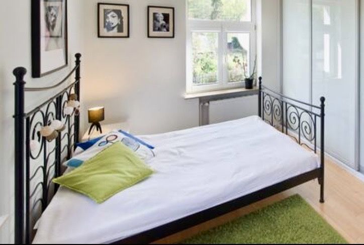 Rama łóżka IKEA 140×200 z listwami – super stan