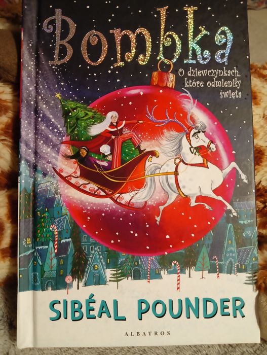 Książka świąteczna, pt "Bombka"