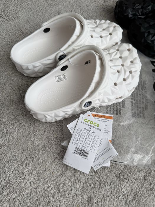 Crocs M5W7 Classic Geometric Clog М5 36-37 білі чорні