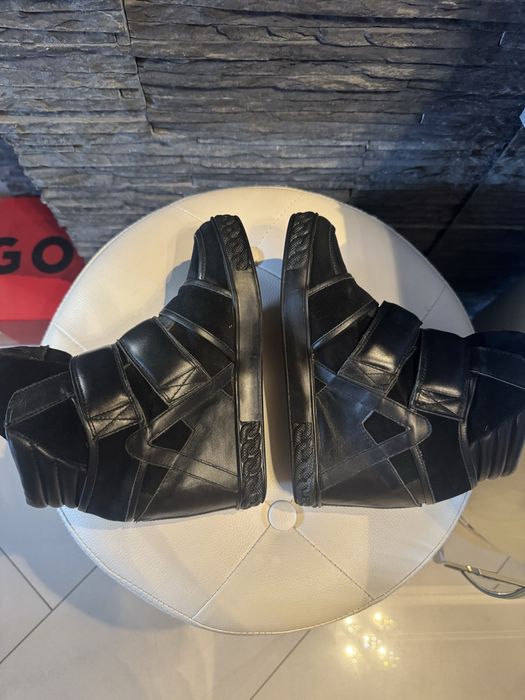 Sneakersy na koturnie