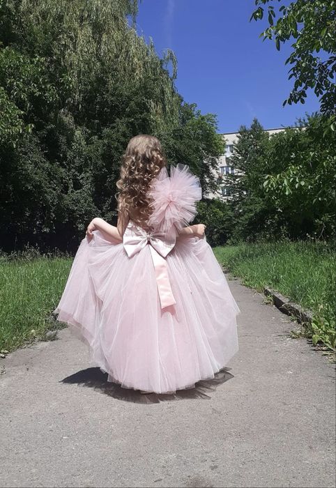 Плаття на випускний